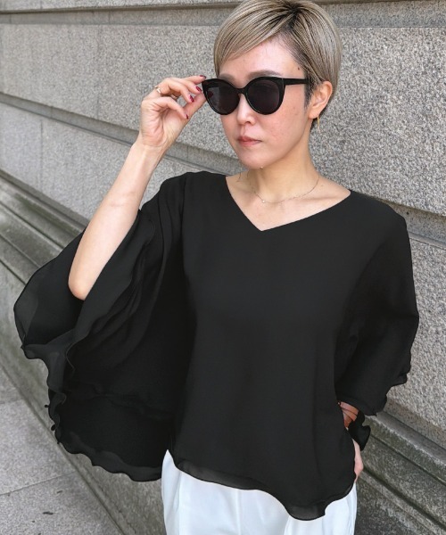JENNE(ジェンヌ)の「Vネックフラワーメローケープ(その他トップス・レディース・ホワイト/ピンク系その他/ブラック・SMALL/MEDIUM/LARGE)」の12枚目の写真