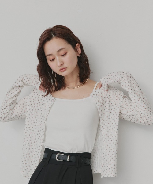 ad thie(アドティエ)の「小花柄 透かし編み ニットカーディガン リブキャミソールセット(カーディガン/ボレロ・レディース・オフホワイト・FREE)」の6枚目の写真