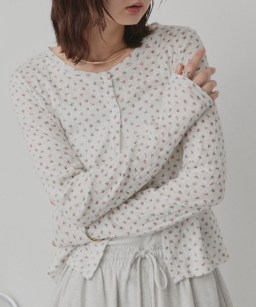 ad thie(アドティエ)の「小花柄 透かし編み ニットカーディガン リブキャミソールセット(カーディガン/ボレロ・レディース・オフホワイト・FREE)」の3枚目の写真