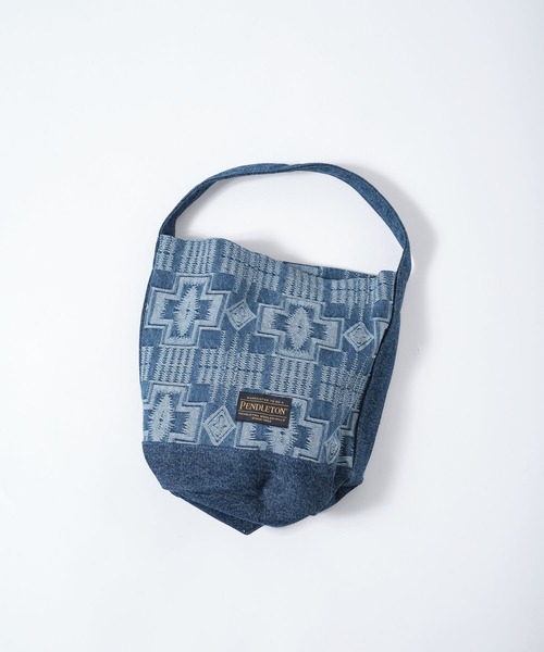 PENDLETON(ペンドルトン)の「【 PENDLETON / ペンドルトン 】JAQUARD DENIM TOTEBAG / ジャガードデニムトートバッグ(トートバッグ・レディース・ブラック/インディゴブルー・FREE)」の2枚目の写真