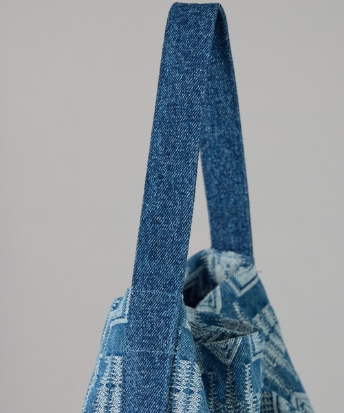 PENDLETON(ペンドルトン)の「【 PENDLETON / ペンドルトン 】JAQUARD DENIM TOTEBAG / ジャガードデニムトートバッグ(トートバッグ・レディース・ブラック/インディゴブルー・FREE)」の5枚目の写真