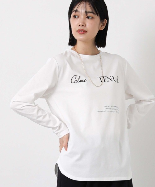 Gready Brilliant（グレディブリリアン）の「Ｃａｌｍｅ刺しゅうクルーネックカットソー（Tシャツ/カットソー・レディース・オフホワイト/ライトブルー・38）」の7枚目の写真