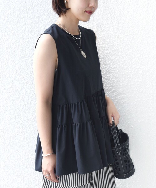 SHIPS（シップス）の「〈接触冷感 / 撥水加工〉TEXBRID(R) タフタ ノースリーブ ブラウス（シャツ/ブラウス・レディース・ブラック/オフホワイト/ロイヤルブルー/ブラウン・ONE SIZE）」の5枚目の写真