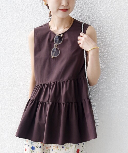 SHIPS（シップス）の「〈接触冷感 / 撥水加工〉TEXBRID(R) タフタ ノースリーブ ブラウス（シャツ/ブラウス・レディース・ブラック/オフホワイト/ロイヤルブルー/ブラウン・ONE SIZE）」の9枚目の写真