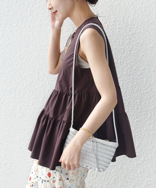 SHIPS（シップス）の「〈接触冷感 / 撥水加工〉TEXBRID(R) タフタ ノースリーブ ブラウス（シャツ/ブラウス・レディース・ブラック/オフホワイト/ロイヤルブルー/ブラウン・ONE SIZE）」の10枚目の写真