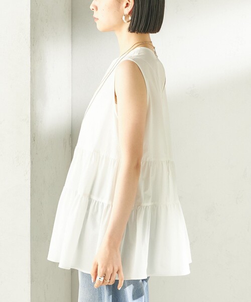 SHIPS(シップス)の「〈接触冷感 / 撥水加工〉TEXBRID(R) タフタ ノースリーブ ブラウス(シャツ/ブラウス・レディース・ブラック/オフホワイト/ロイヤルブルー・ONE SIZE)」の9枚目の写真