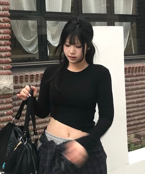 PHOS333(フォースサンサンサン)の「W Diagonal Long Sleeved/Black(Tシャツ/カットソー・レディース・その他・FREE)」の4枚目の写真