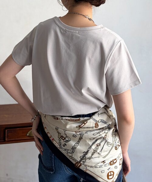 Chez toi(シェトワ)の「機能素材ロゴT(Tシャツ/カットソー・レディース・ブラック/グレイッシュベージュ/オフホワイト/ブラック系その他・FREE)」の17枚目の写真