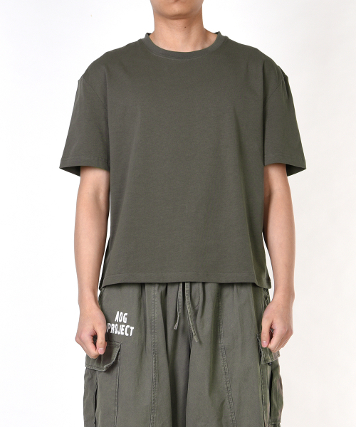 AOG PROJECT(エイオージープロジェクト)の「ソリッドクロップ半袖Tシャツ(オリーブグリーン)(Tシャツ/カットソー・メンズ・オリーブ・LARGE/X-LARGE)」の11枚目の写真