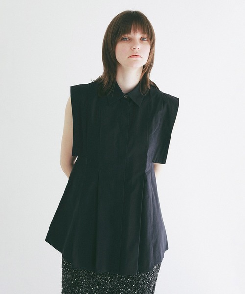 CLANE(クラネ)の「PANELL PLEAT SQUARE SLEEVE SHIRTS(シャツ/ブラウス・レディース・ホワイト/ネイビー/ミント・2/1)」の3枚目の写真