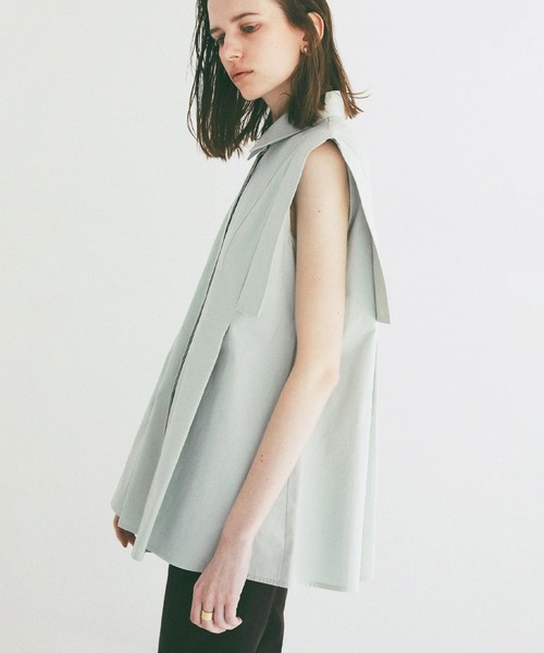 CLANE(クラネ)の「PANELL PLEAT SQUARE SLEEVE SHIRTS(シャツ/ブラウス・レディース・ホワイト/ネイビー/ミント・2/1)」の2枚目の写真