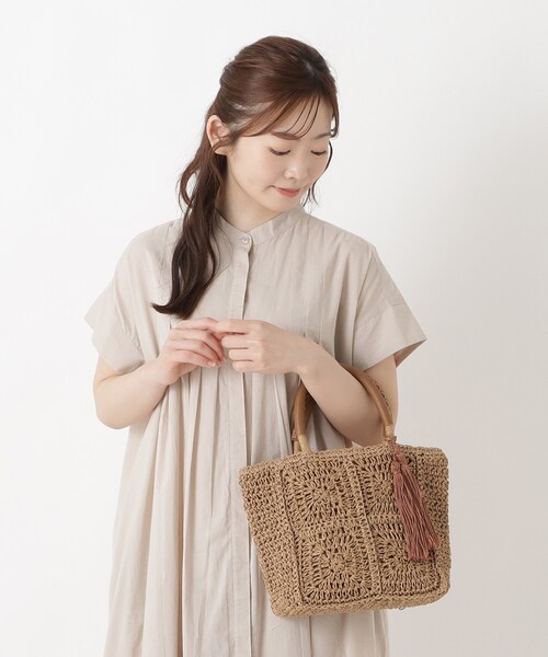 one'sterrace(ワンズテラス)の「TSL ペーパータッセルスクエアトート(トートバッグ・レディース・サックスブルー系8/ベージュ系8/ダークブラウン系8・99)」の15枚目の写真