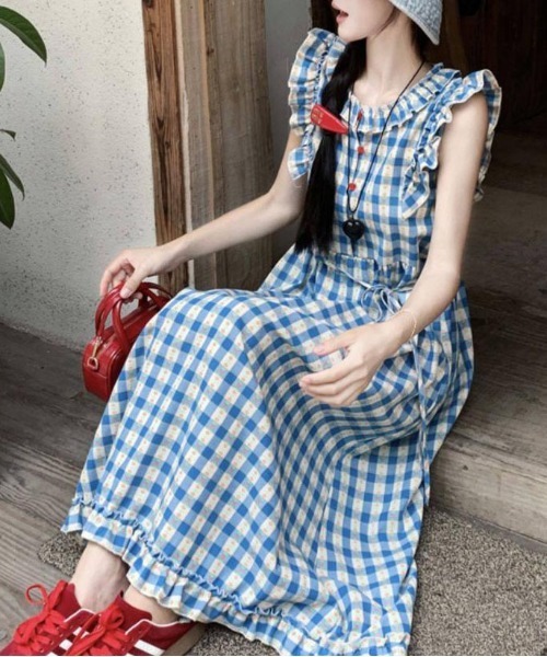 &soiree(アンドソワレ)の「フリルチェックノースリーブレトロワンピース(ワンピース・レディース・ブルー・MEDIUM/LARGE/X-LARGE)」の4枚目の写真