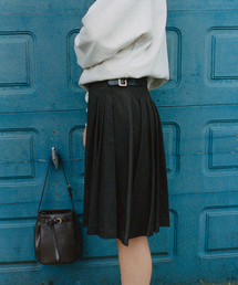 AGRAFE PLEATS SKIRT (BROWN)