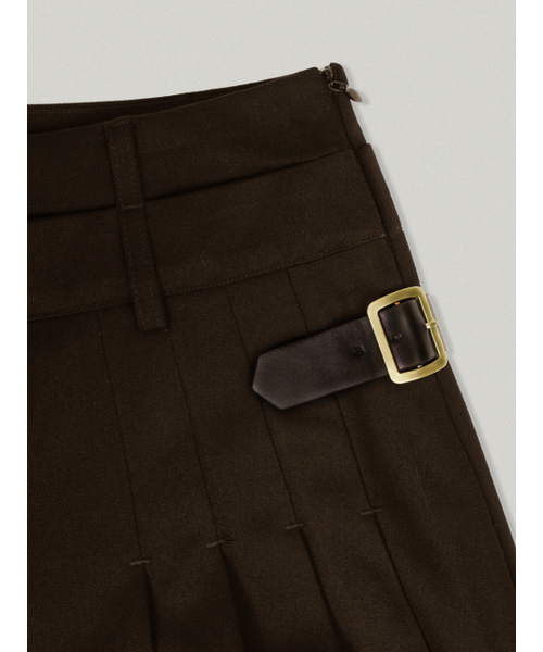 FOLNUA(フォルニュア)の「AGRAFE PLEATS SKIRT (BROWN)(スカート・レディース・その他・SMALL/MEDIUM)」の4枚目の写真