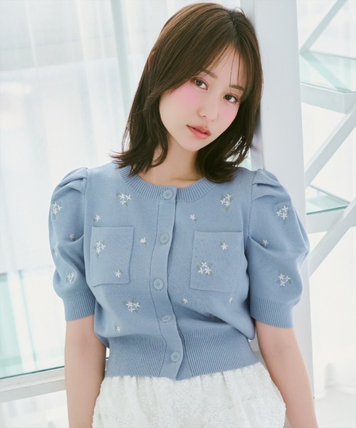 WILLSELECTION（ウィルセレクション）の「小花刺繍タックスリーブカーディガン（カーディガン/ボレロ・レディース・オフホワイト/ブルー/ピンク/イエロー/ネイビー・FREE）」の3枚目の写真