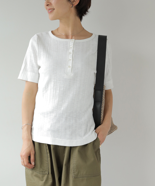 JOURNAL STANDARD relume（ジャーナルスタンダード　レリューム）の「ヘンリーネックランダムリブTシャツ（Tシャツ/カットソー・レディース・ピンク/ホワイト/ブラック/カーキ・FREE）」の13枚目の写真