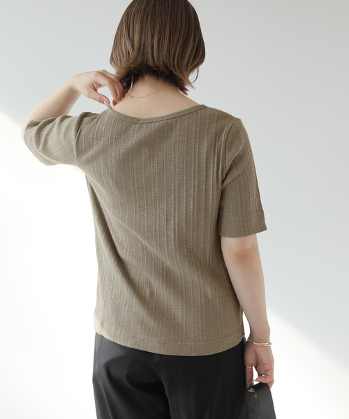 JOURNAL STANDARD relume（ジャーナルスタンダード　レリューム）の「ヘンリーネックランダムリブTシャツ（Tシャツ/カットソー・レディース・ピンク/ホワイト/ブラック/カーキ・FREE）」の21枚目の写真