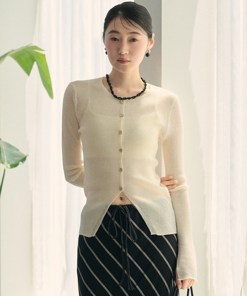 LAULEN（ローレン）の「sheer rib knit cardigan /シアーリブニットカーディガン（カーディガン/ボレロ・レディース・ベージュ/アイボリー/ブラック/グリーン/ライトブルー・FREE）」の2枚目の写真
