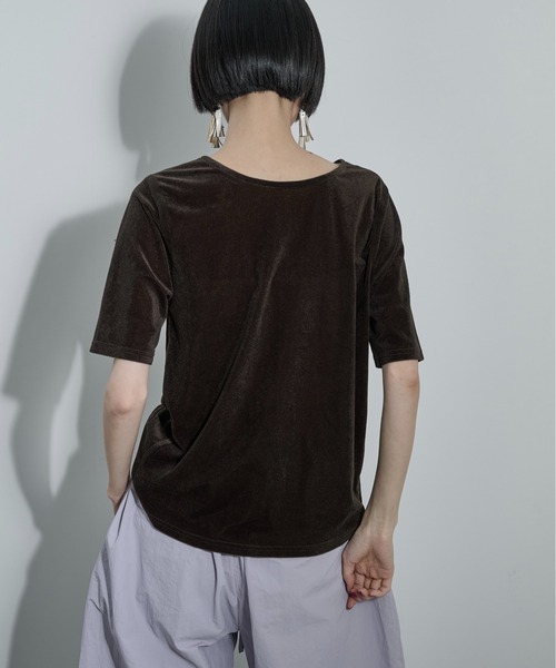 THE YOn(ザヨン)の「2WAYシアーベロアハーフスリーブカーデ(Tシャツ/カットソー・レディース・ダークブラウン/アイボリー/ライム・FREE)」の22枚目の写真