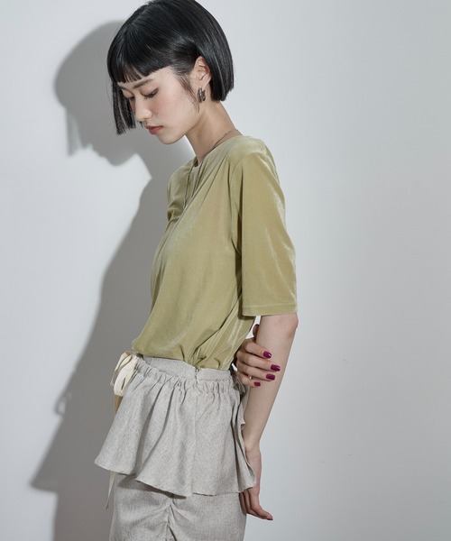 THE YOn(ザヨン)の「2WAYシアーベロアハーフスリーブカーデ(Tシャツ/カットソー・レディース・ダークブラウン/アイボリー/ライム・FREE)」の11枚目の写真