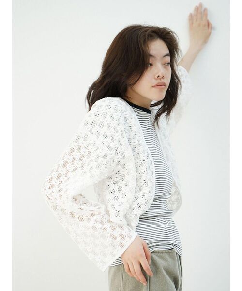 FIKA.(フィーカ)の「Lace front hook top(シャツ/ブラウス・レディース・ブラック/ホワイト・MEDIUM)」の6枚目の写真