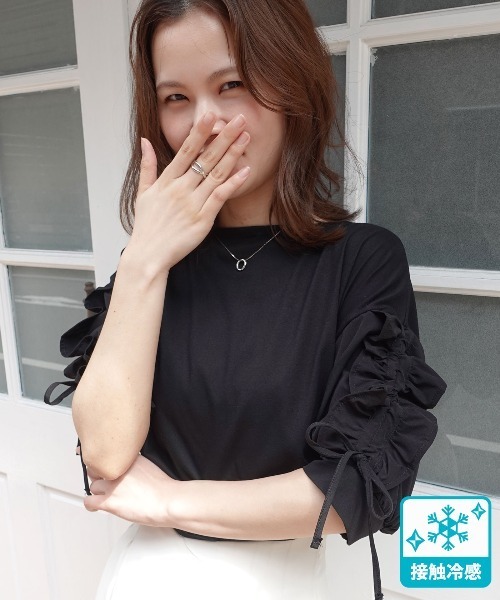 CORNERS(コーナーズ)の「異素材袖フリルトップス【接触冷感】(Tシャツ/カットソー・レディース・ブラック/オフホワイト・FREE)」の2枚目の写真