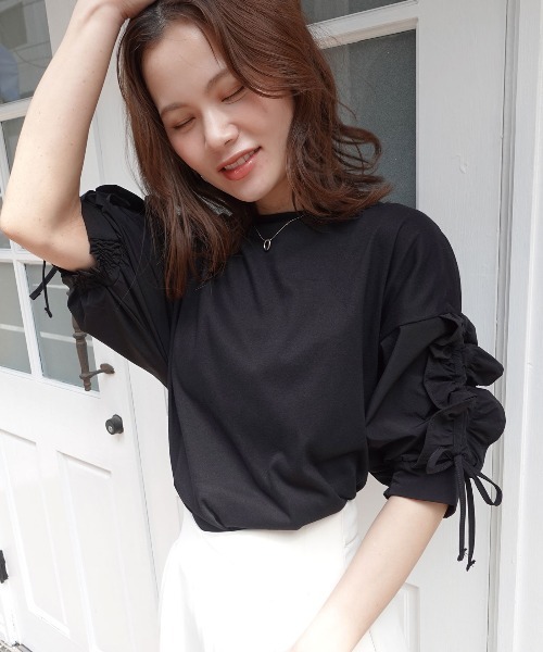 CORNERS(コーナーズ)の「異素材袖フリルトップス【接触冷感】(Tシャツ/カットソー・レディース・ブラック/オフホワイト・FREE)」の4枚目の写真