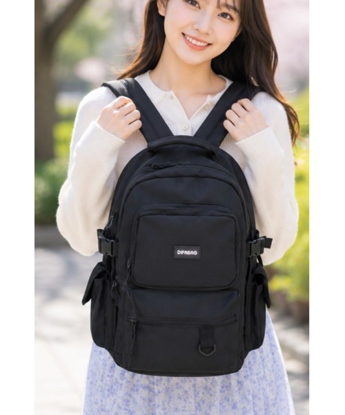 Sakka(サッカ)の「大容量A4対応多機能 デイパック(男女兼用)(バックパック/リュック・メンズ・オフホワイト/ブラック・FREE)」の9枚目の写真