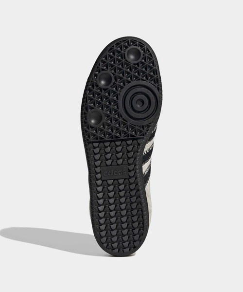 adidas(アディダス)の「サンバ OG / Samba OG / アディダスオリジナルス adidas Originals(スニーカー・レディース・ホワイト×ブラック・25.0cm/23.0cm/22.5cm/24.5cm/24.0cm/23.5cm/29.0cm/28.5cm/28.0cm/27.5cm/27.0cm/26.5cm/26.0cm/25.5cm)」の3枚目の写真
