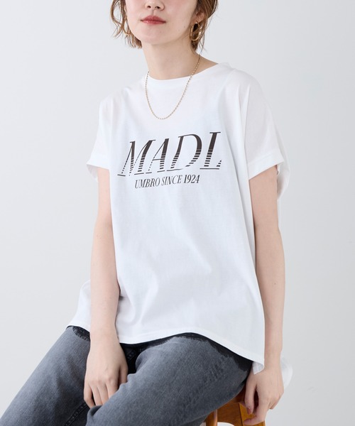 UMBRO(アンブロ)の「【追加】【UMBRO×MICA&DEAL】"MADL"ロゴプリントT-shirt(Tシャツ/カットソー・レディース・グレイッシュベージュ/ホワイト・FREE)」の2枚目の写真