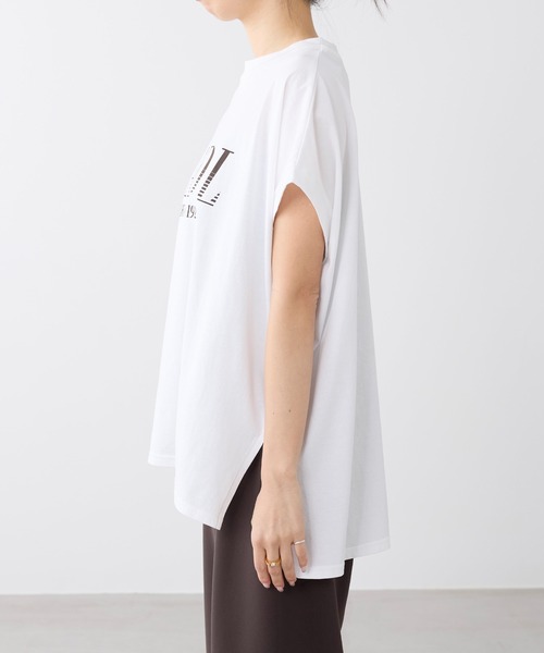 UMBRO(アンブロ)の「【追加】【UMBRO×MICA&DEAL】"MADL"ロゴプリントT-shirt(Tシャツ/カットソー・レディース・グレイッシュベージュ/ホワイト・FREE)」の4枚目の写真