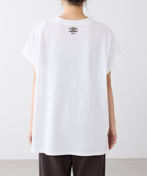 UMBRO(アンブロ)の「【追加】【UMBRO×MICA&DEAL】"MADL"ロゴプリントT-shirt(Tシャツ/カットソー・レディース・グレイッシュベージュ/ホワイト・FREE)」の5枚目の写真