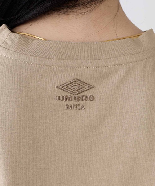 UMBRO(アンブロ)の「【追加】【UMBRO×MICA&DEAL】"MADL"ロゴプリントT-shirt(Tシャツ/カットソー・レディース・グレイッシュベージュ/ホワイト・FREE)」の10枚目の写真