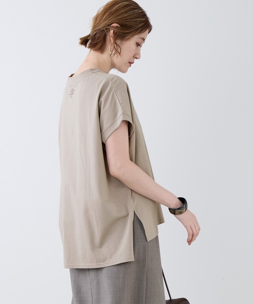 UMBRO(アンブロ)の「【追加】【UMBRO×MICA&DEAL】"MADL"ロゴプリントT-shirt(Tシャツ/カットソー・レディース・グレイッシュベージュ/ホワイト・FREE)」の14枚目の写真