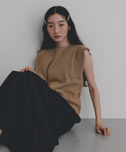 SENSE OF PLACE by URBAN RESEARCH(センスオブプレイスバイアーバンリサーチ)の「『洗濯可』パネルスリーブノースリセーター(ニット/セーター・レディース・レッド/ベージュ/アイボリー/ブラック・ONE)」の3枚目の写真