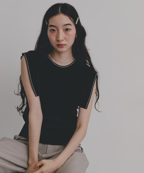SENSE OF PLACE by URBAN RESEARCH(センスオブプレイスバイアーバンリサーチ)の「『洗濯可』パネルスリーブノースリセーター(ニット/セーター・レディース・レッド/ベージュ/アイボリー/ブラック・ONE)」の2枚目の写真