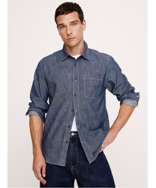 Banana Republic(バナナリパブリック)の「スタンダードフィット シャンブレーシャツ(シャツ/ブラウス・メンズ・ネイビー/インディゴブルー/ブラック・L/M/S/XL)」の1枚目の写真