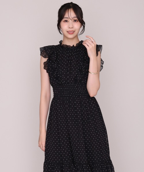 MISCH MASCH(ミッシュマッシュ)の「2026秋冬新作 ギャザーフリルティアードワンピース(ワンピース・レディース・ブラック/ブルー・S/M)」の4枚目の写真