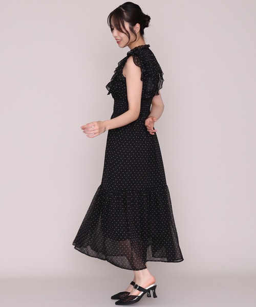 MISCH MASCH(ミッシュマッシュ)の「2026秋冬新作 ギャザーフリルティアードワンピース(ワンピース・レディース・ブラック/ブルー・S/M)」の12枚目の写真