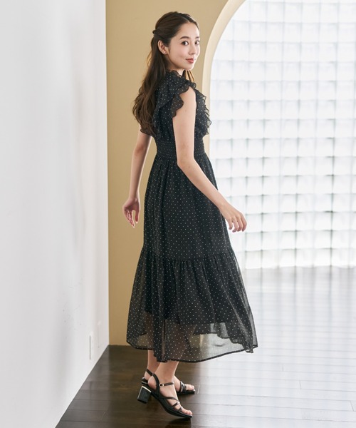 MISCH MASCH(ミッシュマッシュ)の「2026秋冬新作 ギャザーフリルティアードワンピース(ワンピース・レディース・ブラック/ブルー・S/M)」の22枚目の写真