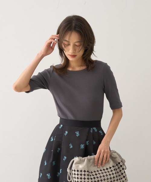 DESIGNWORKS(デザインワークス)の「テレコバックオープンクルーネックプルオーバー(Tシャツ/カットソー・レディース・チャコールグレー/カーキ・38)」の7枚目の写真