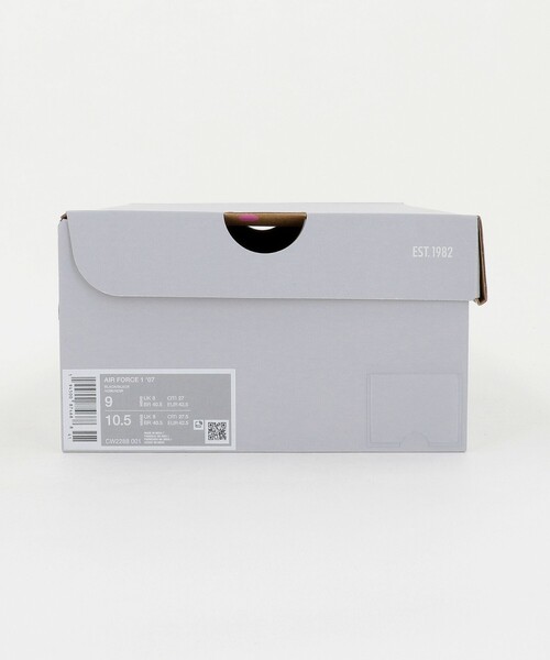 NIKE(ナイキ)の「<NIKE>AIR FORCE 1 07 スニーカー(スニーカー・メンズ・ホワイト/ブラック・28.5cm/27cm/26cm/29cm/26.5cm/28cm/27.5cm)」の4枚目の写真