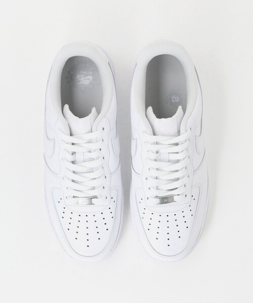 NIKE(ナイキ)の「<NIKE>AIR FORCE 1 07 スニーカー(スニーカー・メンズ・ホワイト/ブラック・28.5cm/27cm/26cm/29cm/26.5cm/28cm/27.5cm)」の5枚目の写真