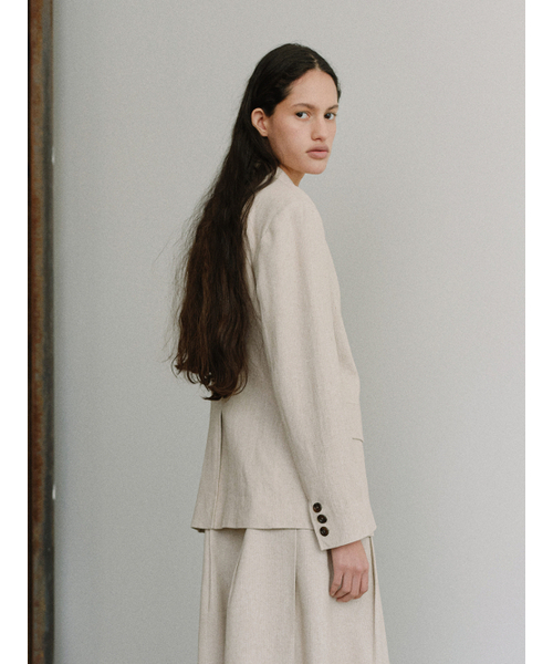 MOHAN(モハン)の「TIS LINEN TAILORED SINGLE BLAZER_BEIGE STRIPE(テーラードジャケット・レディース・ベージュ・MEDIUM/SMALL/X-SMALL)」の3枚目の写真