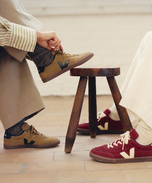 VEJA(ヴェジャ)の「VEJA Panenka スエードスニーカー(スニーカー・レディース・マスタード・37/23/38/24/39/25/40/25.5cm/41/26.5cm/42/27cm/43/28cm)」の2枚目の写真