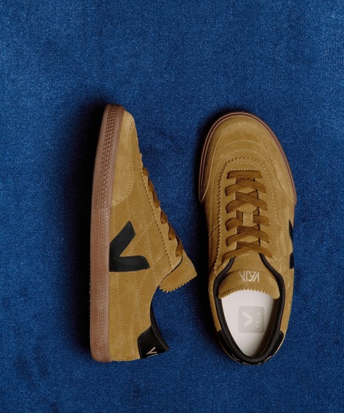 VEJA(ヴェジャ)の「VEJA Panenka スエードスニーカー(スニーカー・レディース・マスタード・37/23/38/24/39/25/40/25.5cm/41/26.5cm/42/27cm/43/28cm)」の3枚目の写真