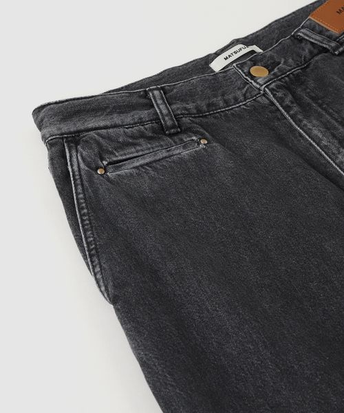 MATSUFUJI(マツフジ)の「MATSUFUJI / マツフジ WIDE FADE DENIM TROUSERS(デニムパンツ・メンズ・チャコールグレー・2/3)」の3枚目の写真