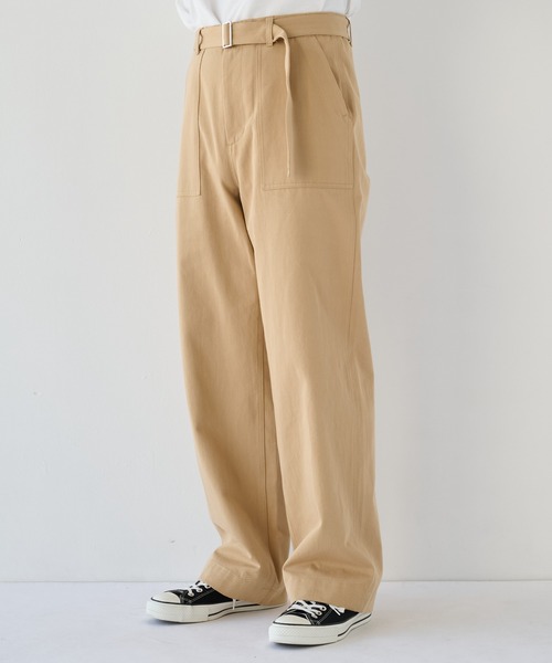 PUBLIC TOKYO（パブリックトウキョウ）の「【ZOZO限定26AW先行予約】ベルテッドチノベイカーパンツ（その他パンツ・メンズ・ベージュ/ブラック・1/2）」の2枚目の写真