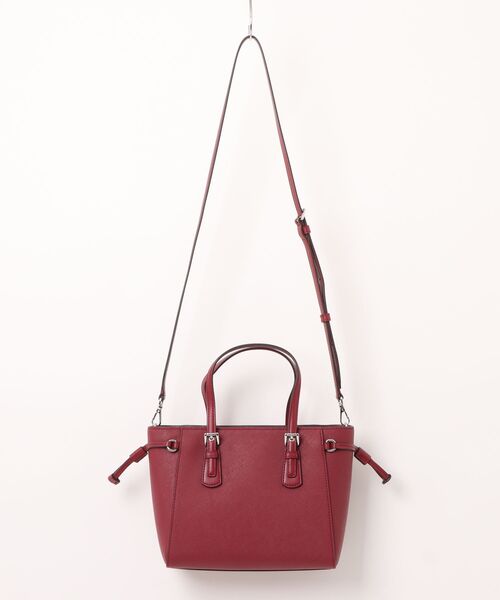 MICHAEL KORS(マイケルコース)の「VOYAGER ぺブルレザー コンバーチブル クロスボディバッグ エキストラスモール(トートバッグ・レディース・マルーン・FREE)」の2枚目の写真